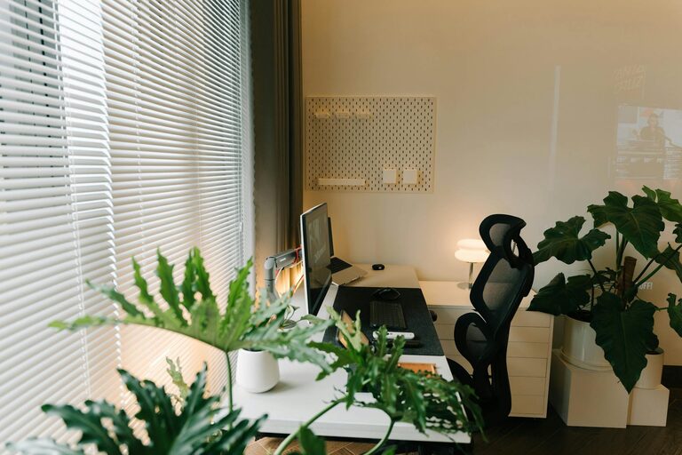 Cómo organizar un espacio de trabajo en casa eficiente y cómodo